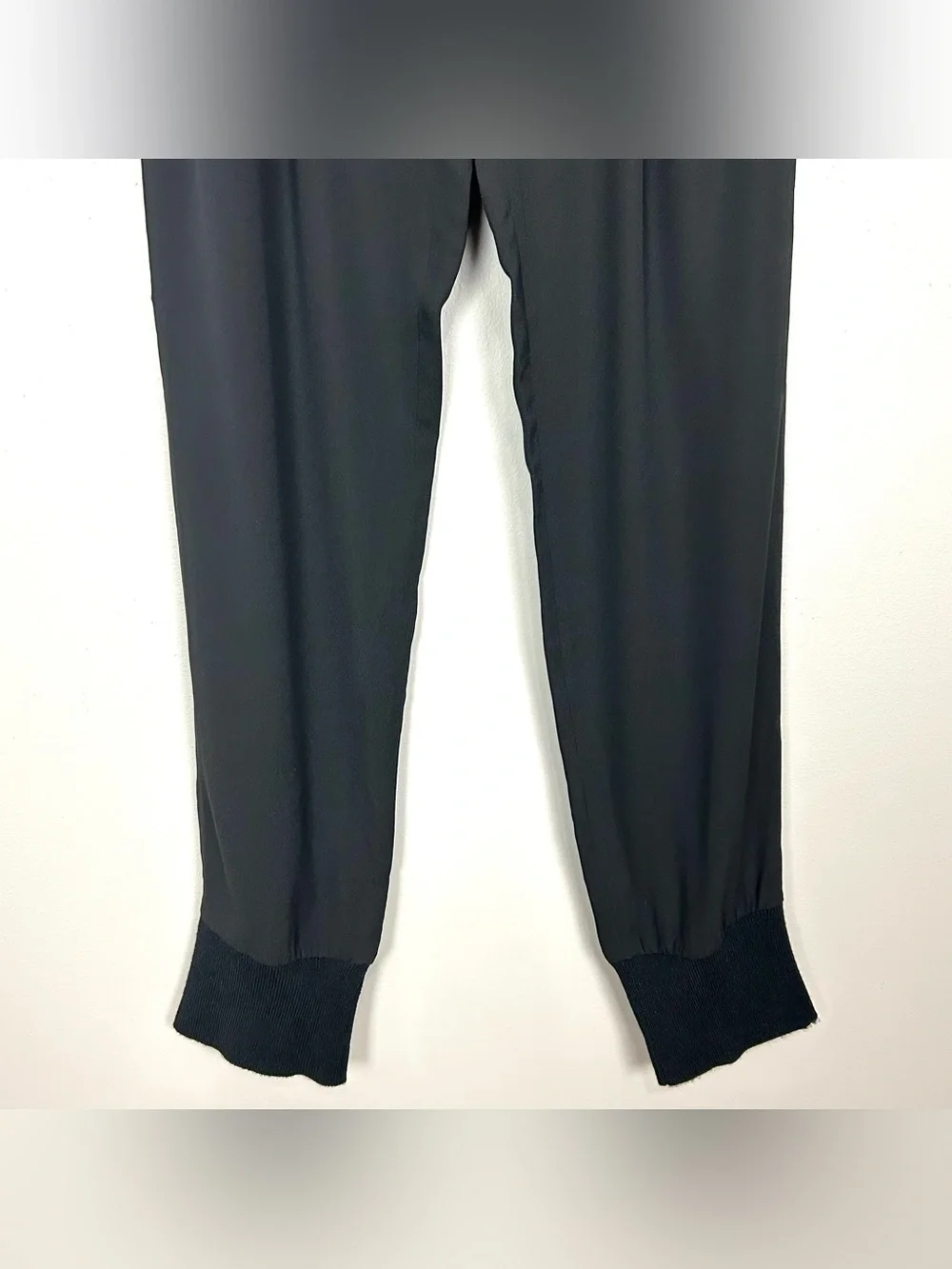 Vince 100% Silk Jogger Pants Women’s Size M Elastic Waist Lightweight Sheer - Picture 5 of 10